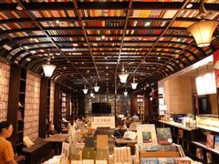 -钟书阁(松江泰晤士小镇店)