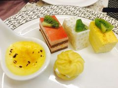 -华强广场酒店-椰香高空自助餐厅