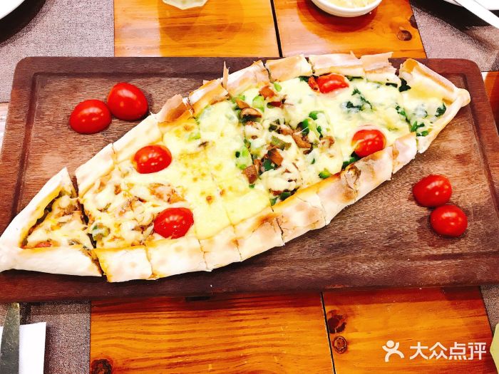 TUK土耳其餐厅·下午茶(卢湾店)皇家披萨图片