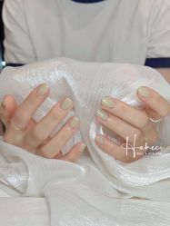 -花岐款式专研健康美甲沙龙
