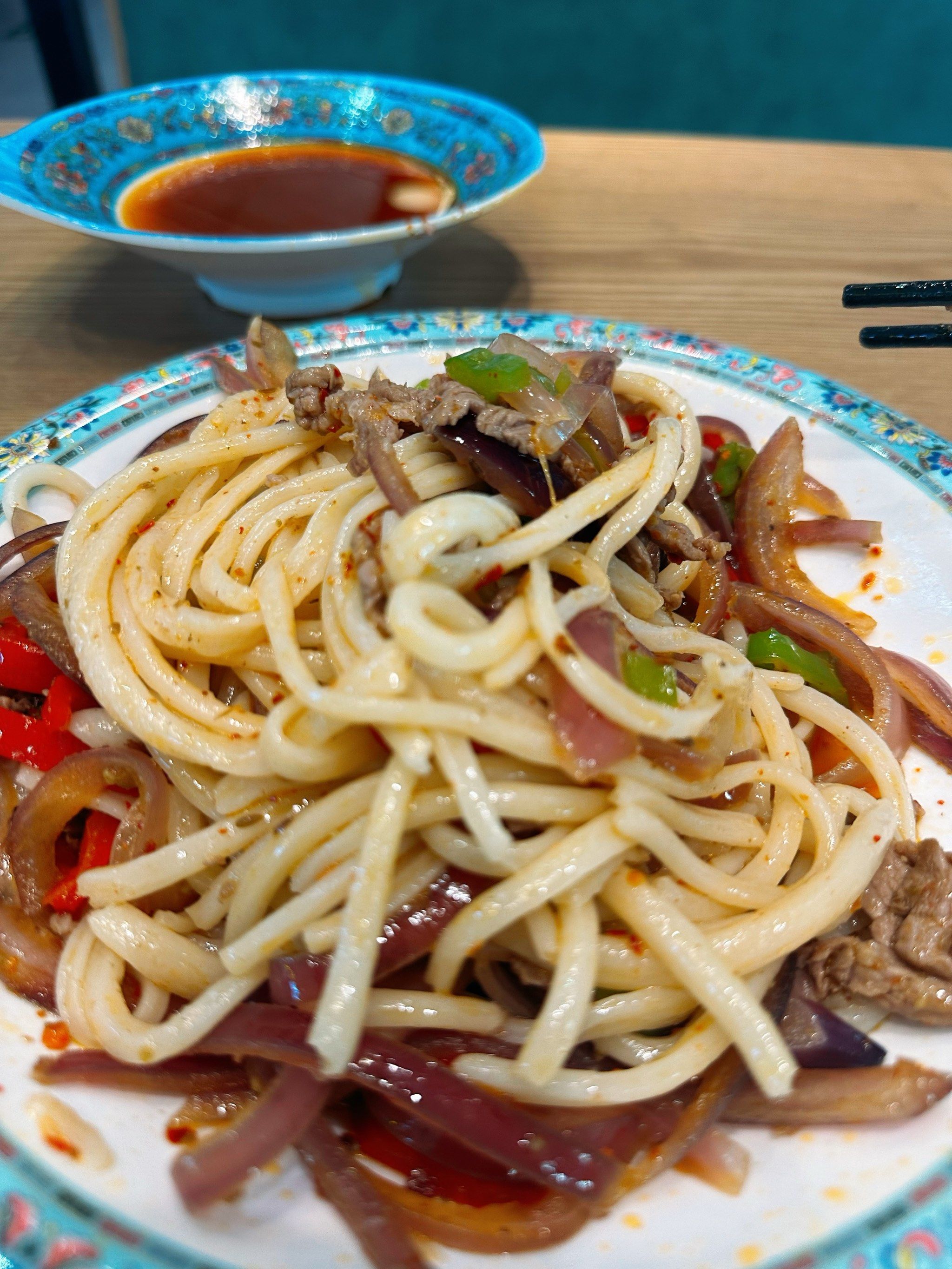 孜然羊肉拌面可以试一下