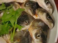 -忘情水鱼头·鲜鱼火锅(滨江中路店)