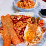 “炒饭！炒饭！炒饭！胖姨炒饭！”