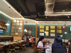 大堂-胡须佬鸡煲四季火锅店(石厦西村直营店)