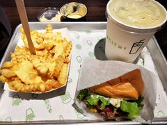 -The Habit Burger Grill 哈比特汉堡(复兴soho店)