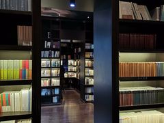 -钟书阁(松江泰晤士小镇店)