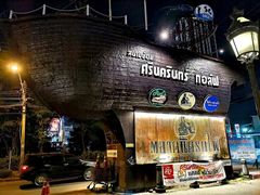 -席娜卡琳火车铁道夜市