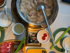 -润园四季椰子鸡火锅(卓越INTOWN店)