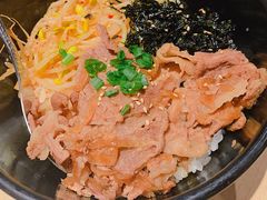 黑椒肥牛拌饭-新石器烤肉(周浦万达店)