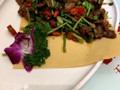 芹菜牛肉-江南韵·无锡太湖文化体验餐厅(凤凰天街店)