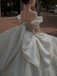 -艾米丽婚纱礼服