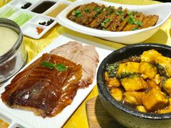 野橱子炖带鱼-红红烤鸭店(西单店)