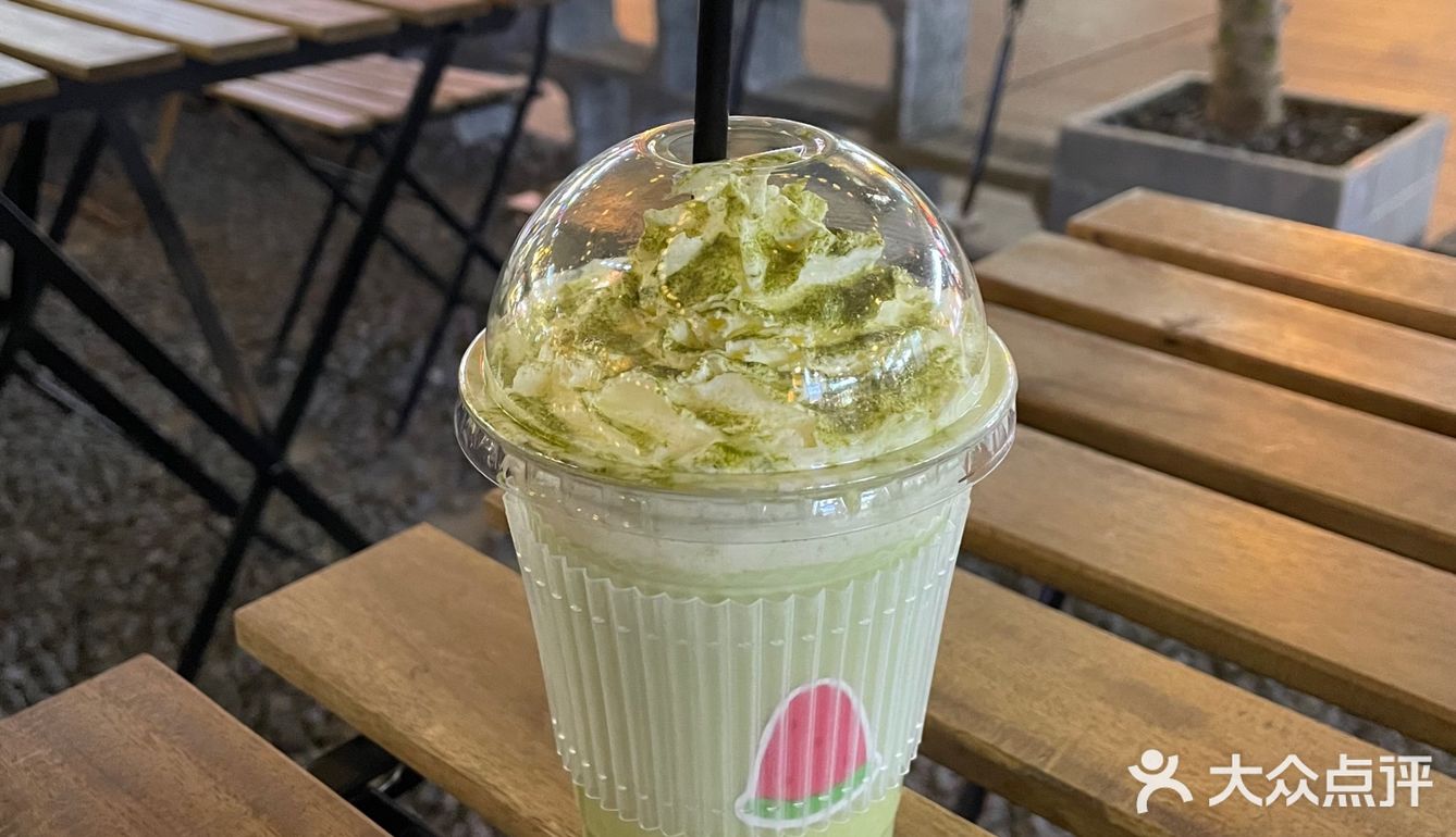 来新都汇逛逛 看到这个氛围感极佳的咖啡店