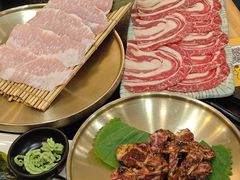 -臻牛烤肉