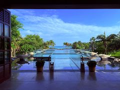 -亚龙湾喜来登·美景台大堂吧