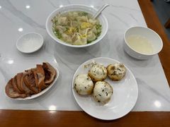 生煎馒头-老西白点心店