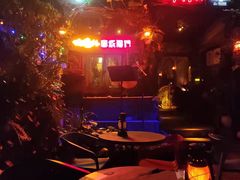 -城墙外BAR
