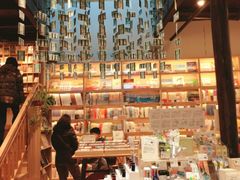 -猫的天空之城概念书店(杭州南宋御街店)