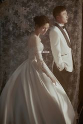 -至臻微拉婚纱摄影