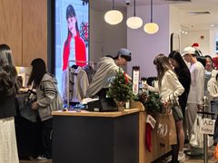 -Hollister(天环广场店)