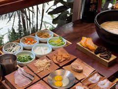 -银米·云南传统过桥米线(双廊黑金冠店)