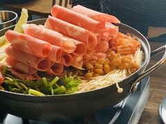 部队锅-MI WU FACTORY米屋美食工厂餐厅(绿地店)