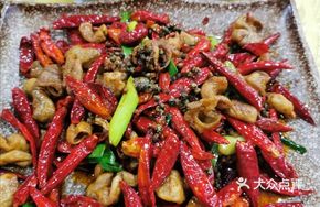 Sichuan-style Pig Intestines with Small Chili