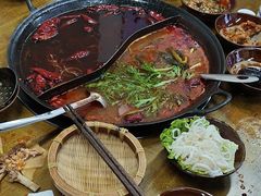 -乖嬢嬢重庆老火锅(南联店)