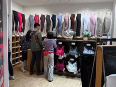 -lululemon(上海浦东IFC店)