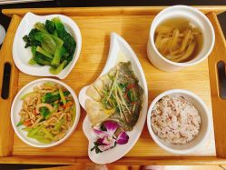 -卓玥国际月子会所(罗山路店)