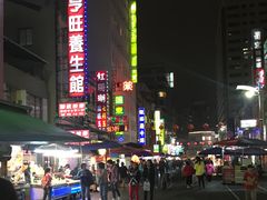 -六合夜市