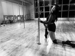 -桃秘钢管舞 Peach Pole Fitness