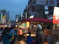 -六合夜市