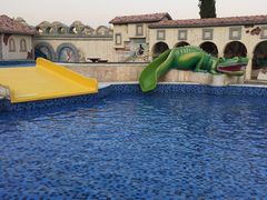 -泉城欧乐堡戏水湾艺术养生温泉