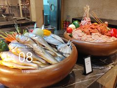 -广州万富希尔顿酒店·感趣自助餐厅·金秋蟹宴生蚝海鲜刺身