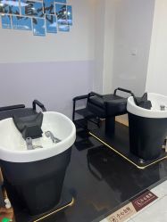 -V7 HAIR SALON