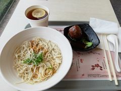 -东方既白(上海浦东国际机场)