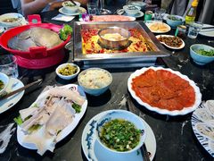 -二荆条·蜀鲜汇城市森林火锅