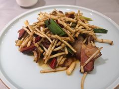 折耳根炒腊肉-贵州大厦贵州厅