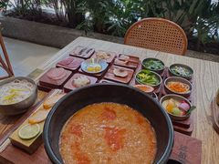 -银米·云南传统过桥米线(双廊黑金冠店)