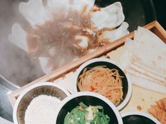 -挂旗柴锅鸡(蚌山区嘉年华店)