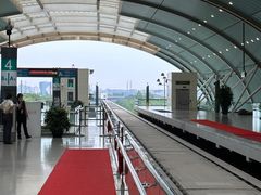 -龙阳路磁悬浮列车总站-停车场