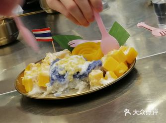 小哥哥小姐姐也很热情的招待我们！