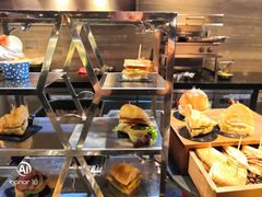 面包甜点陈列柜-美食汇自助西餐厅(荆州富力万达嘉华酒店)