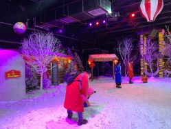 -圣名游乐城冰雪大世界