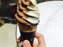 双拼软冰淇淋-GODIVA(王府井apm店)