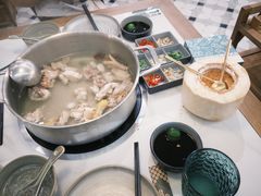 -喃喃椰·糟粕醋·椰子鸡火锅(七堡花园店)