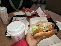 -肯德基(南京站A2检票口楼上)