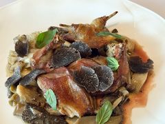 烟熏乳鸽配云南菌菇-Jean Georges