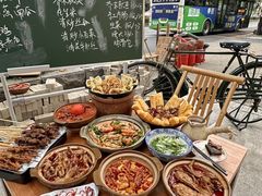 -罗霸蛮老岳阳大排档·鲜货烧烤·土吊子煨砂锅烧菜